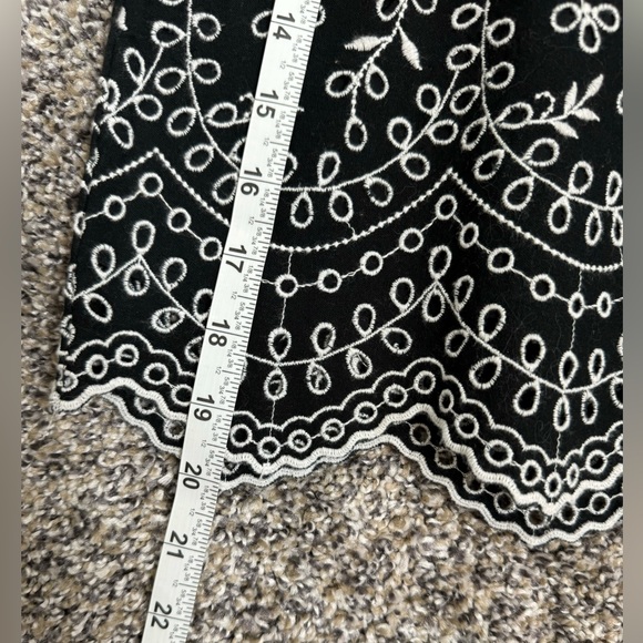 LOFT Beautiful Floral Embroidered Scalloped Shift Skirt 2 - Picture 7 of 10